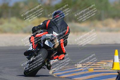 media/Sep-25-2023-Moto Forza (Mon) [[81ffa65e0a]]/B-C Group/Session 4 (Turn 2 Backside)/